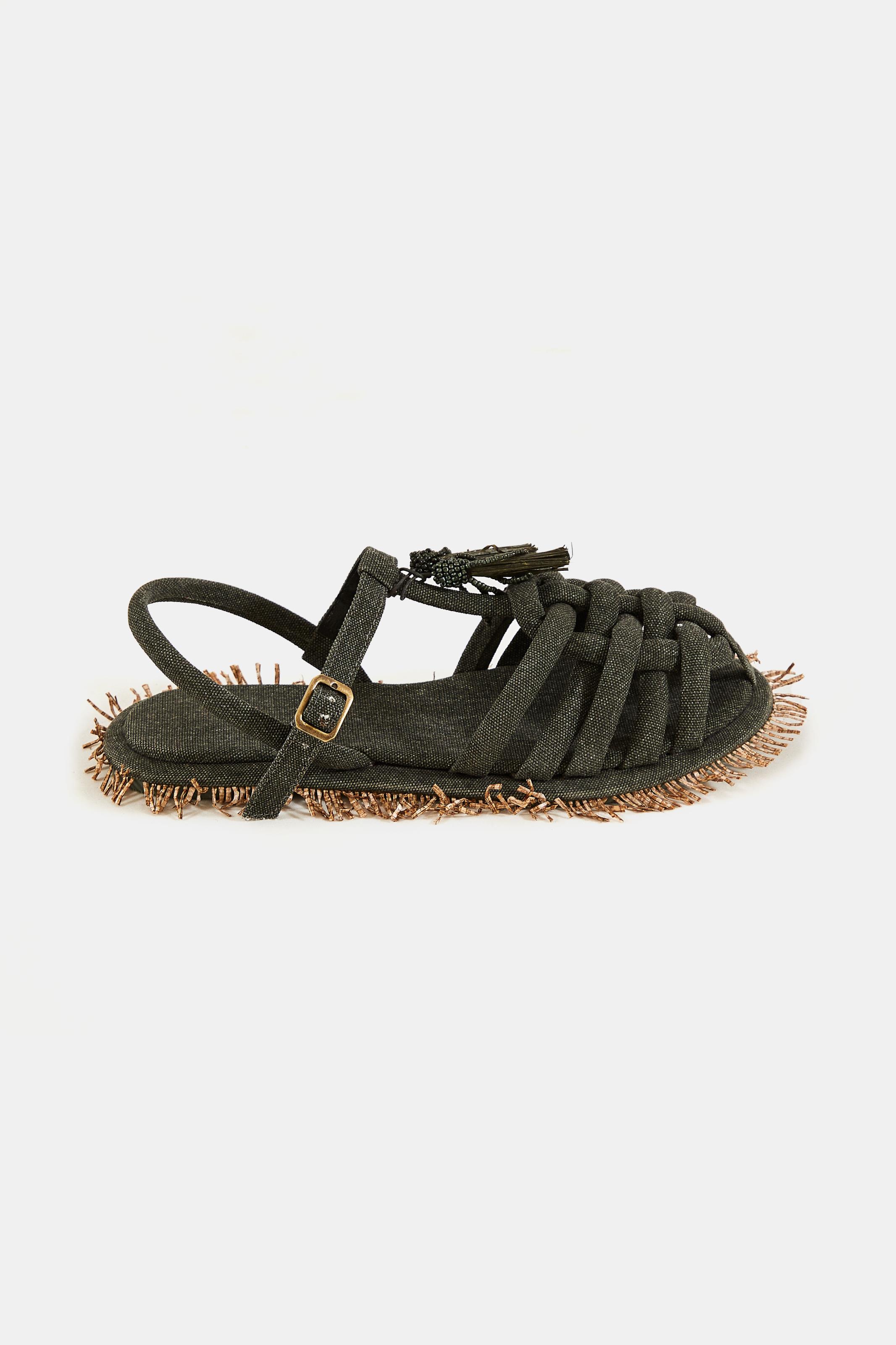 Sandália Trançada Tassel