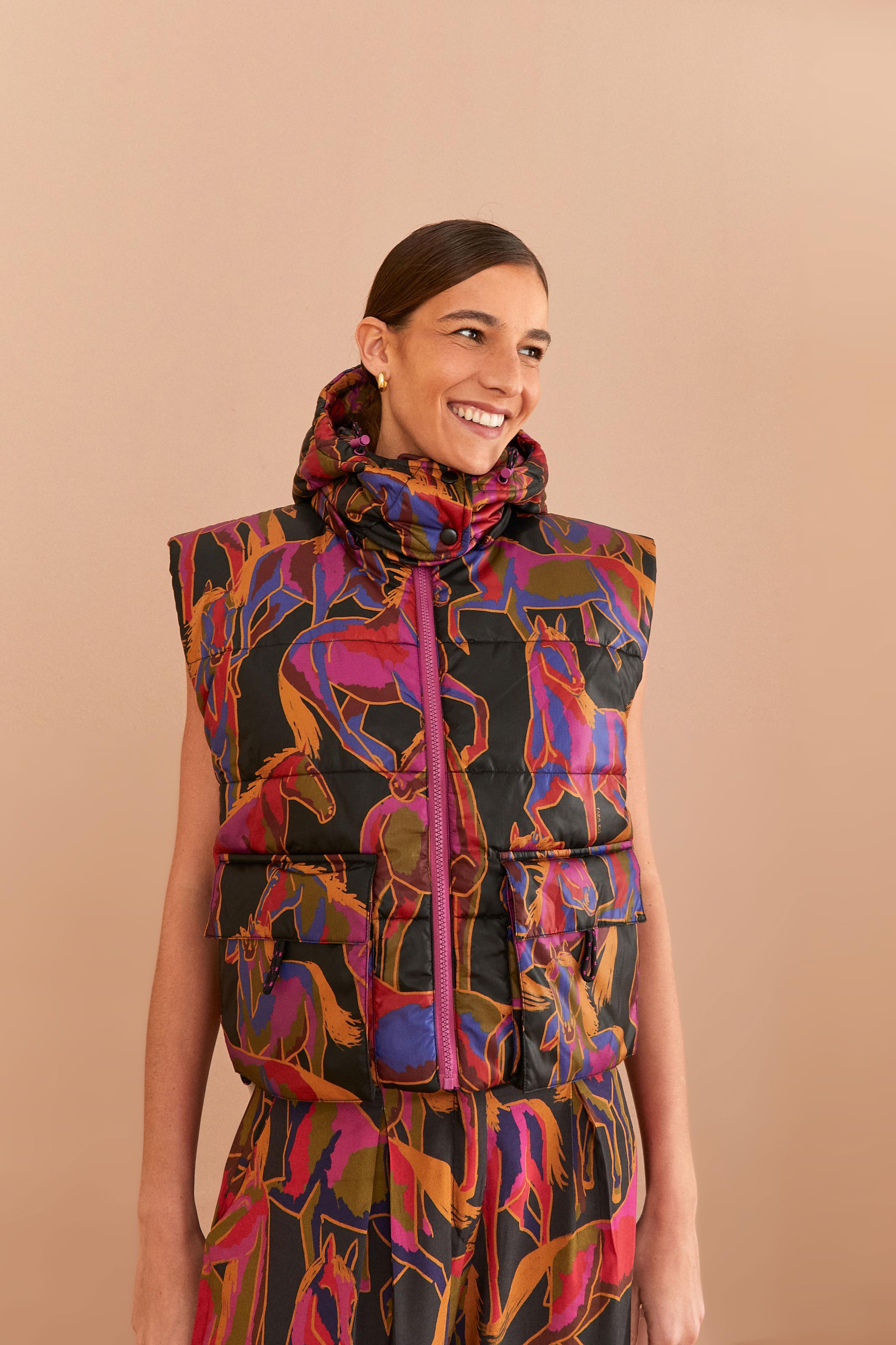 Colete Puffer Cropped Dupla Face Estampado Cavalo