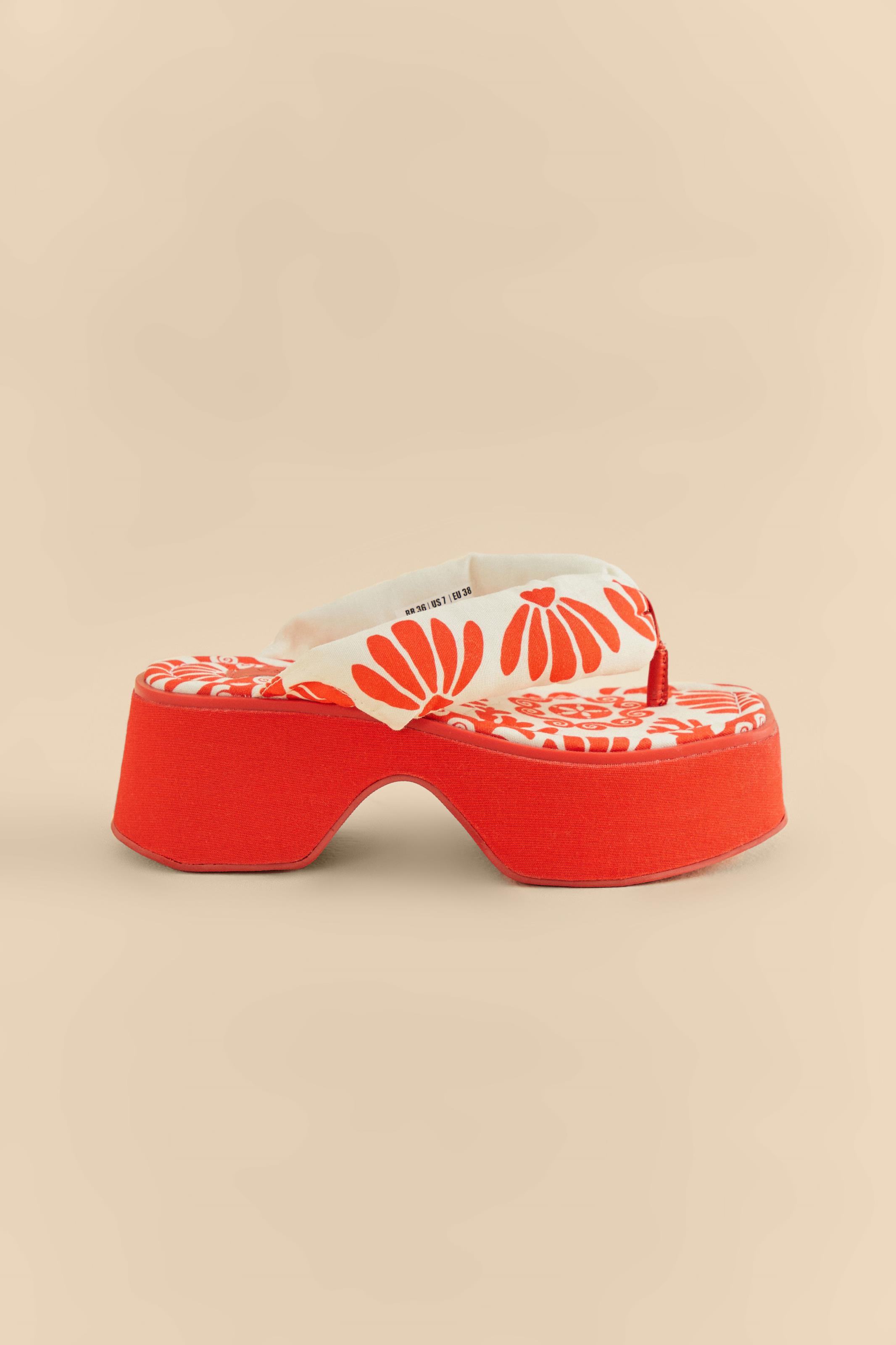 Sandália Puffer Platform Estampada