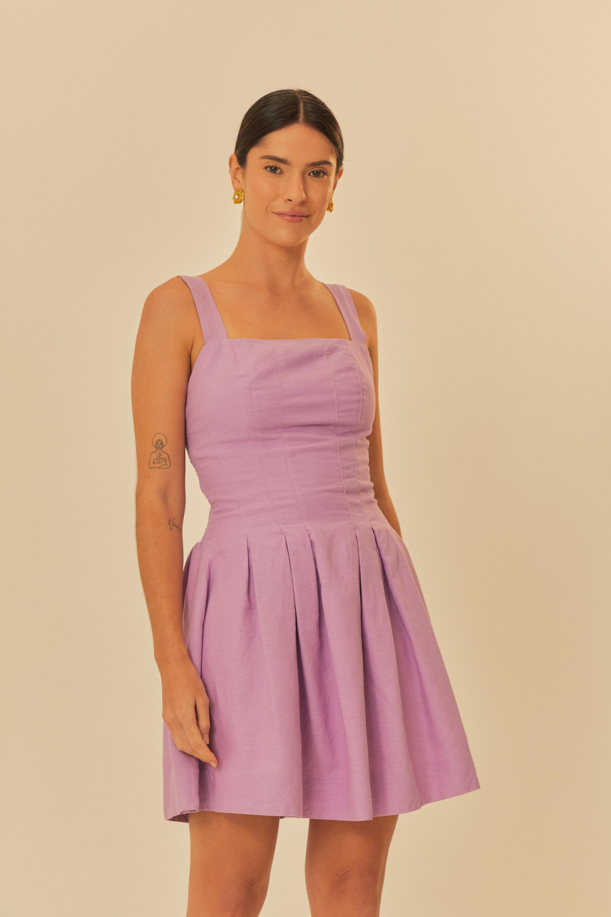 Vestido Curto Pregas