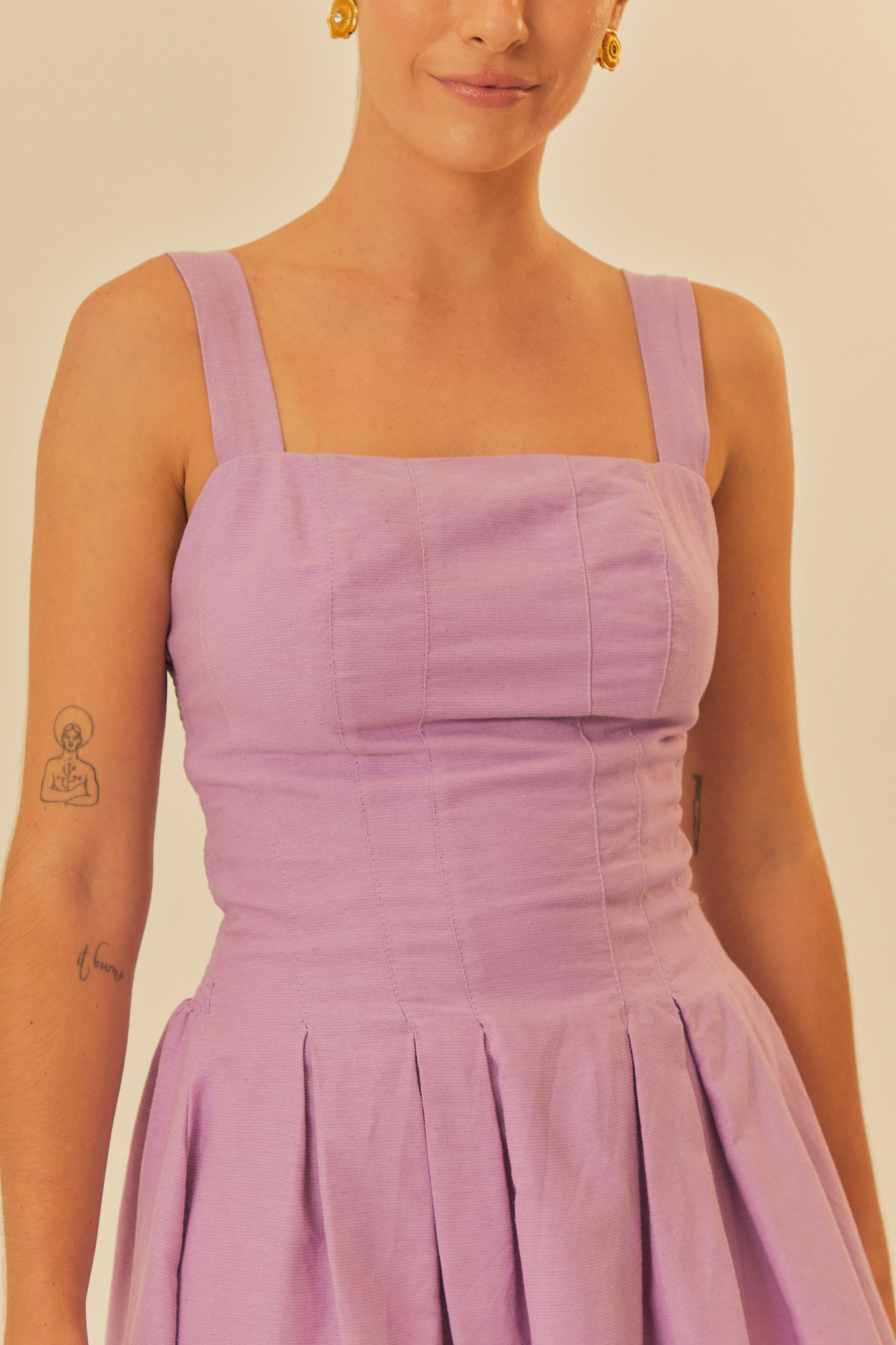 Vestido Curto Pregas