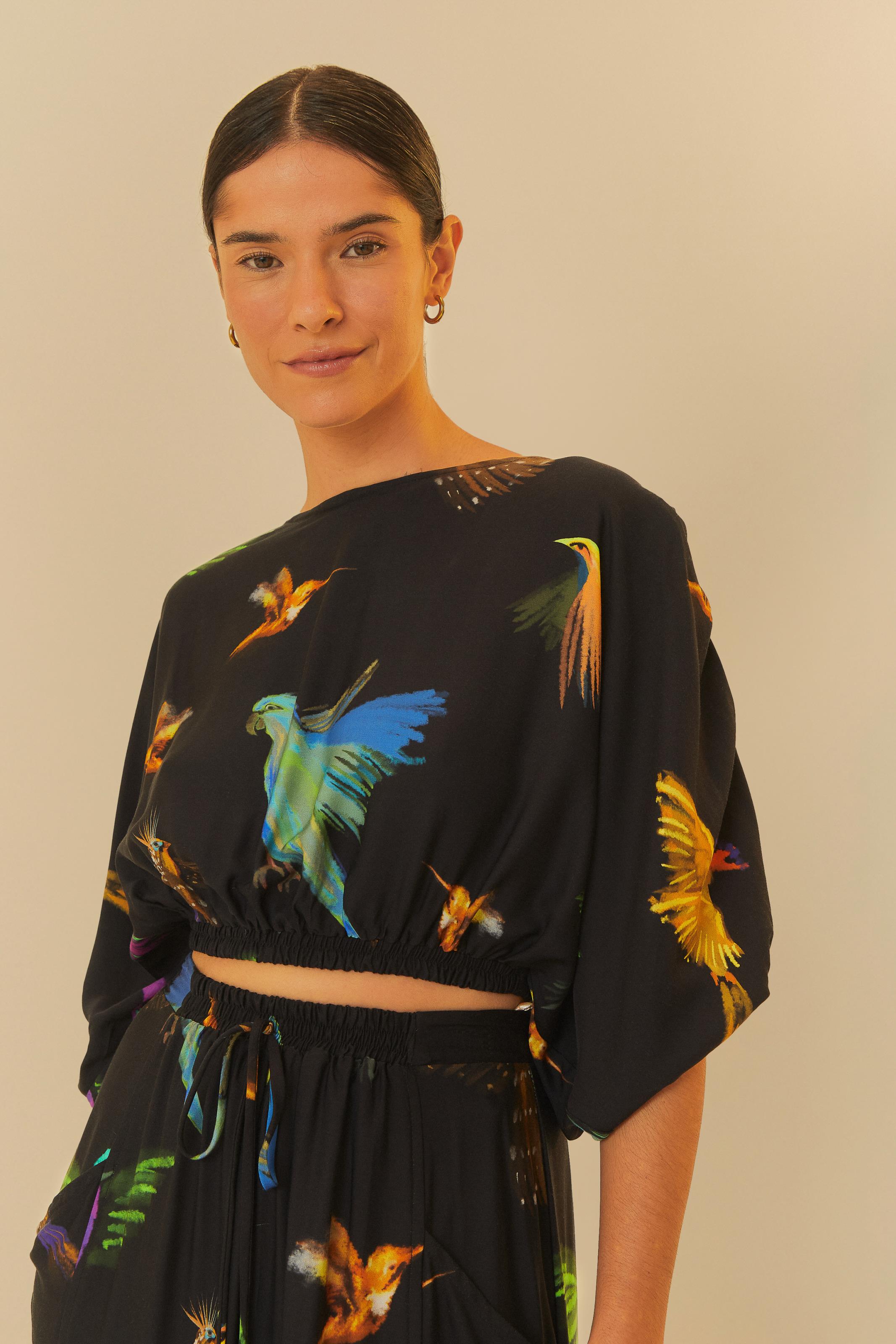 Blusa Cropped Estampada Passaros Amazônia