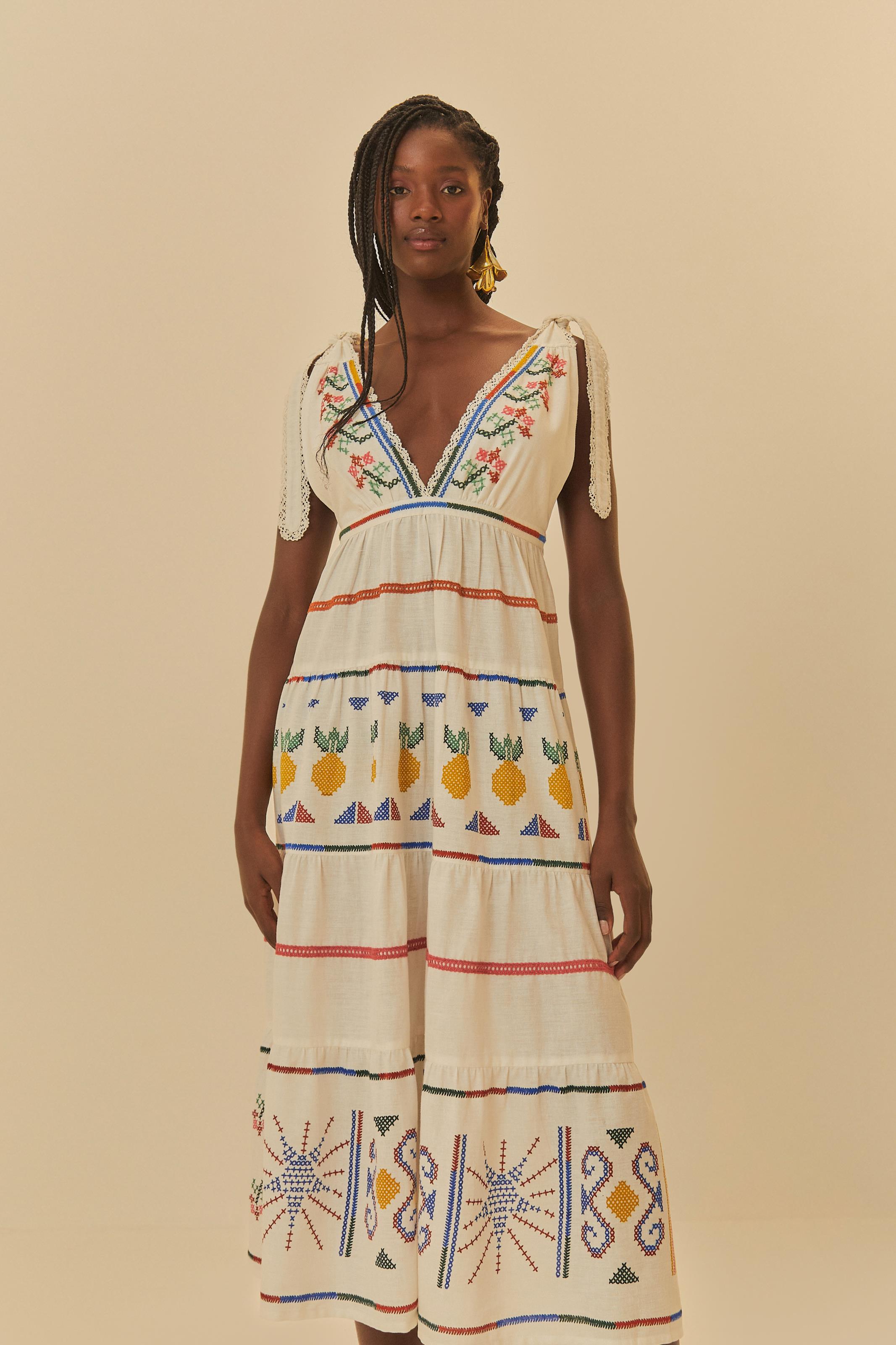 Vestido Longo Bordado Danca De Listra