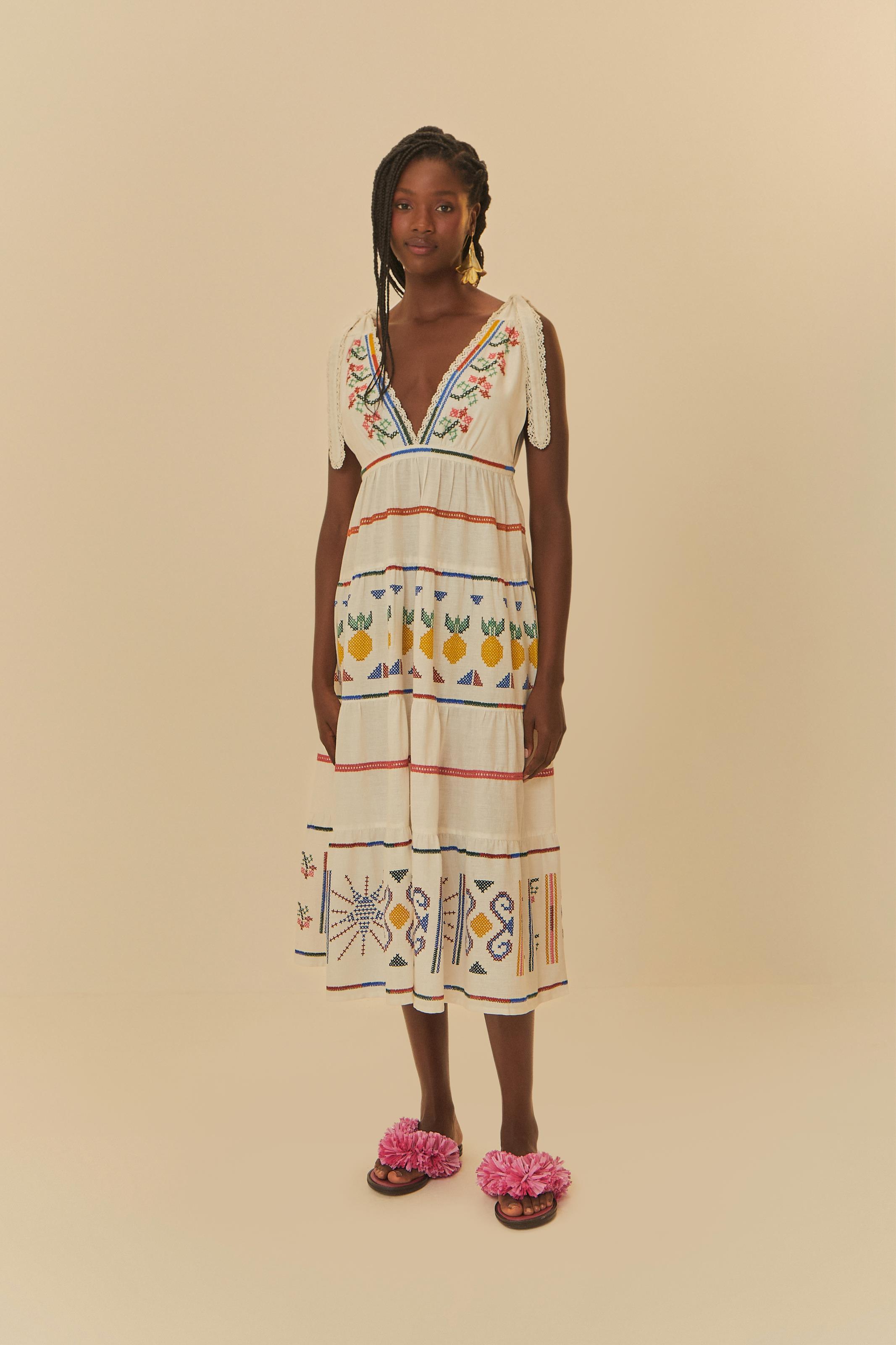 Vestido Longo Bordado Danca De Listra