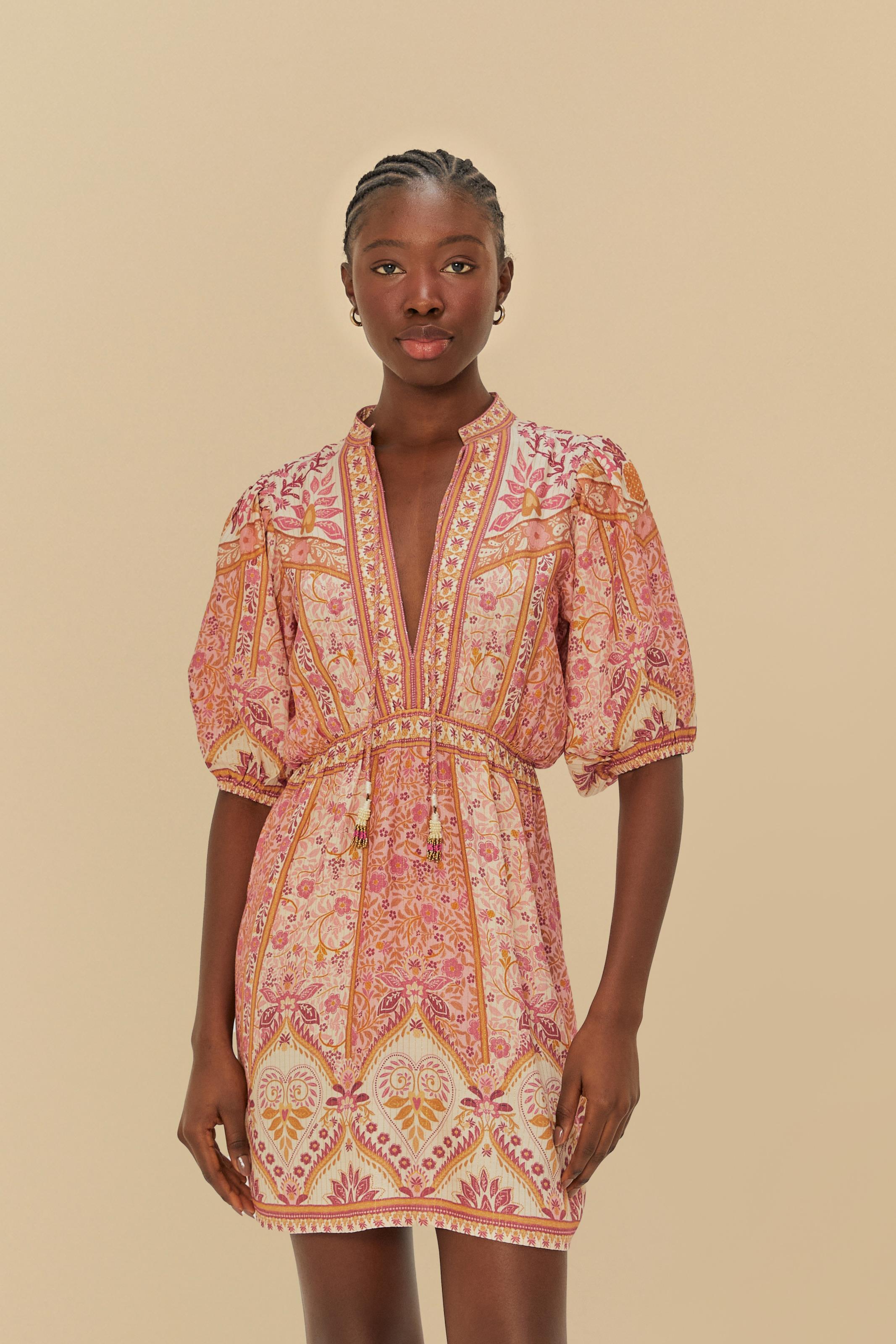 Vestido Curto No Meu Jardim