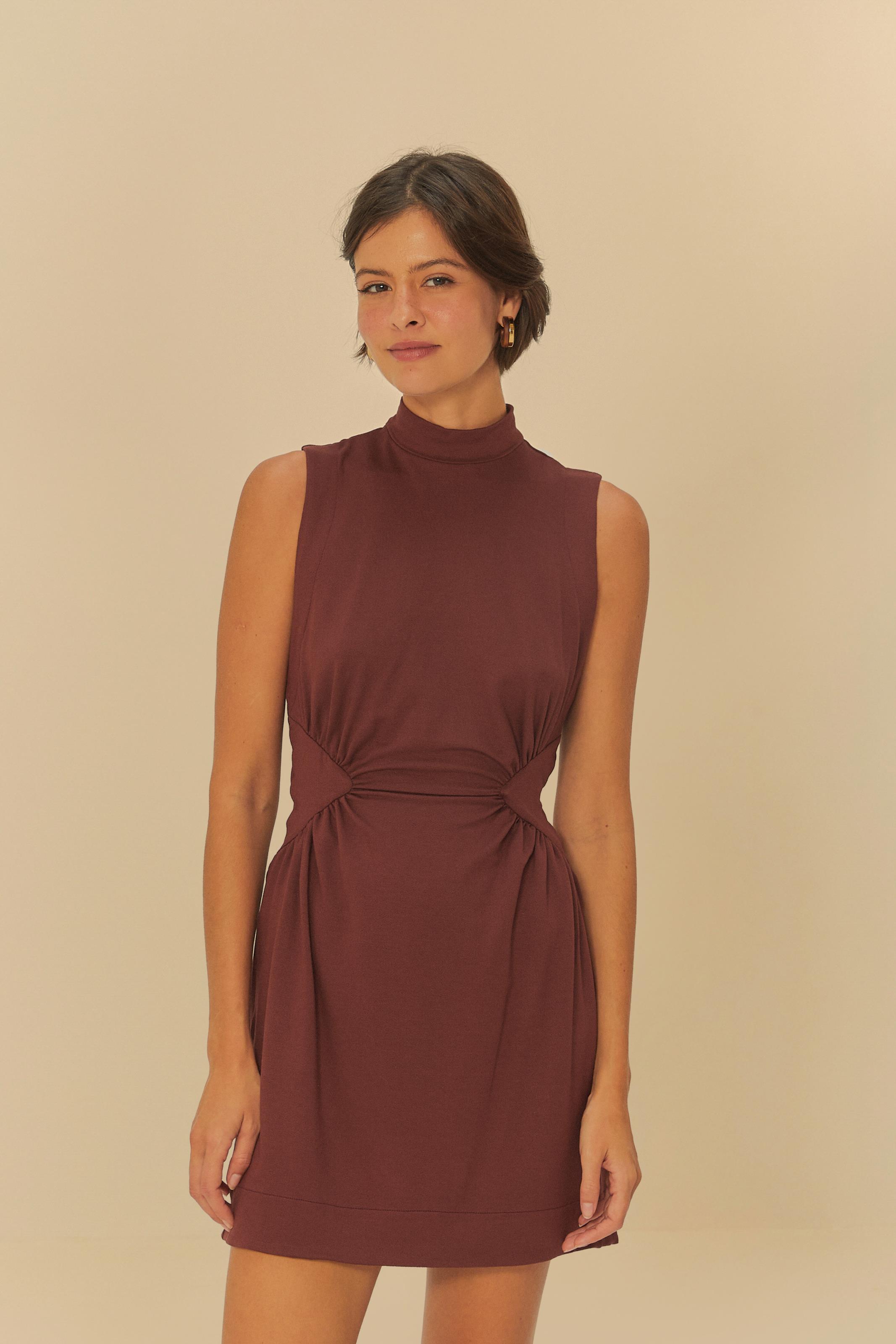Vestido Curto Franzido Gola