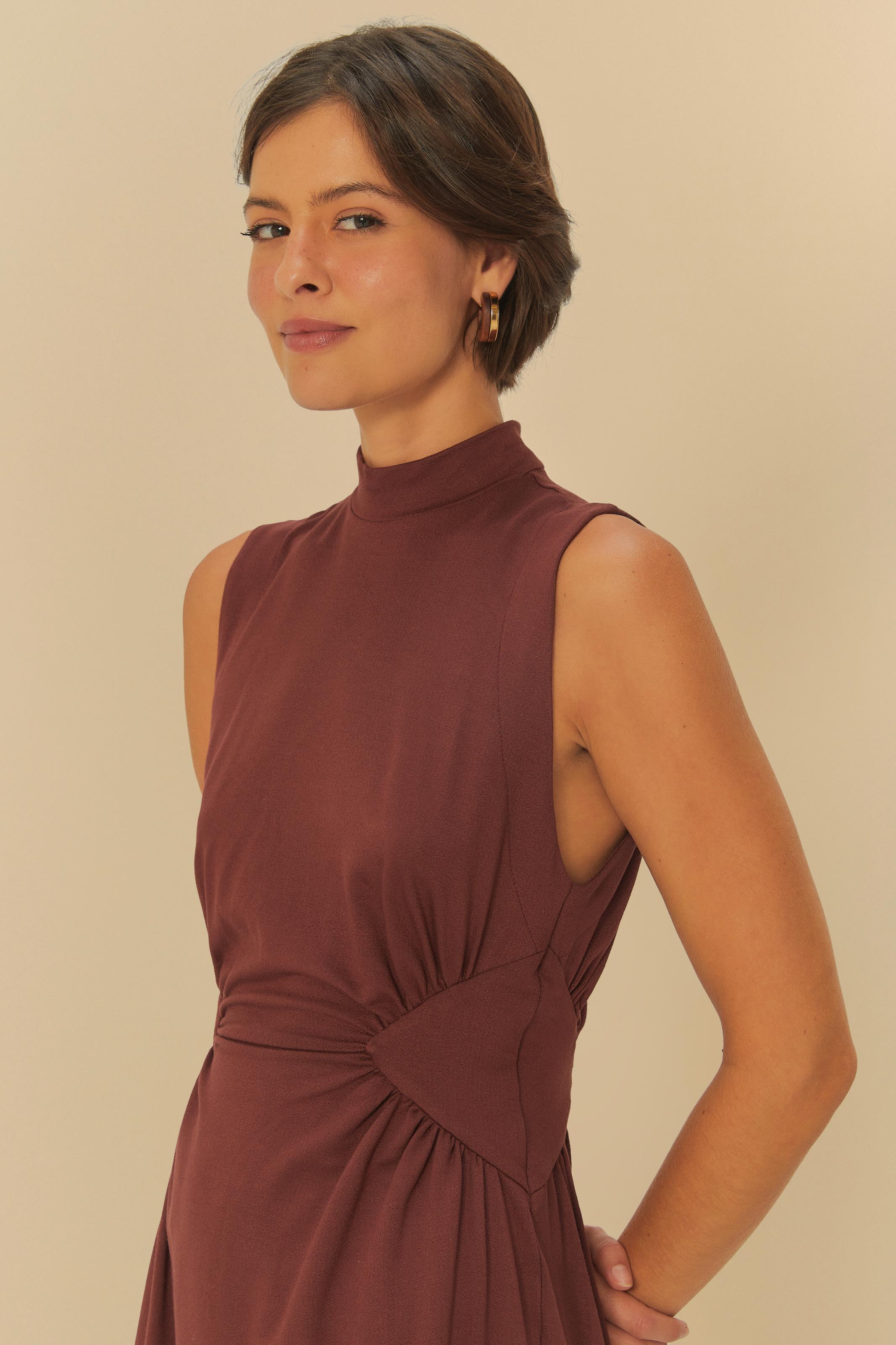Vestido Curto Franzido Gola