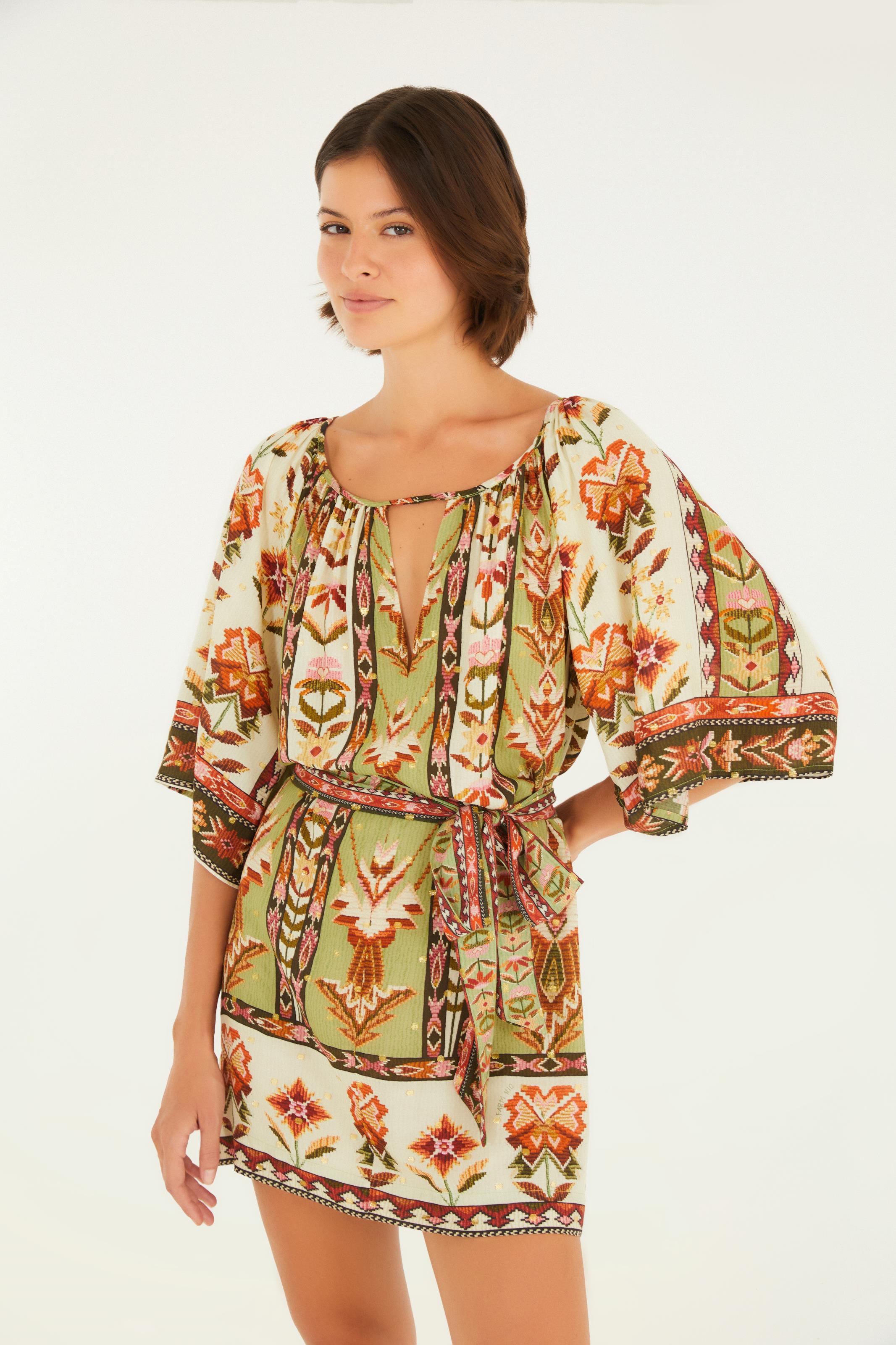 Vestido Curto Estampado Tapete De Cor