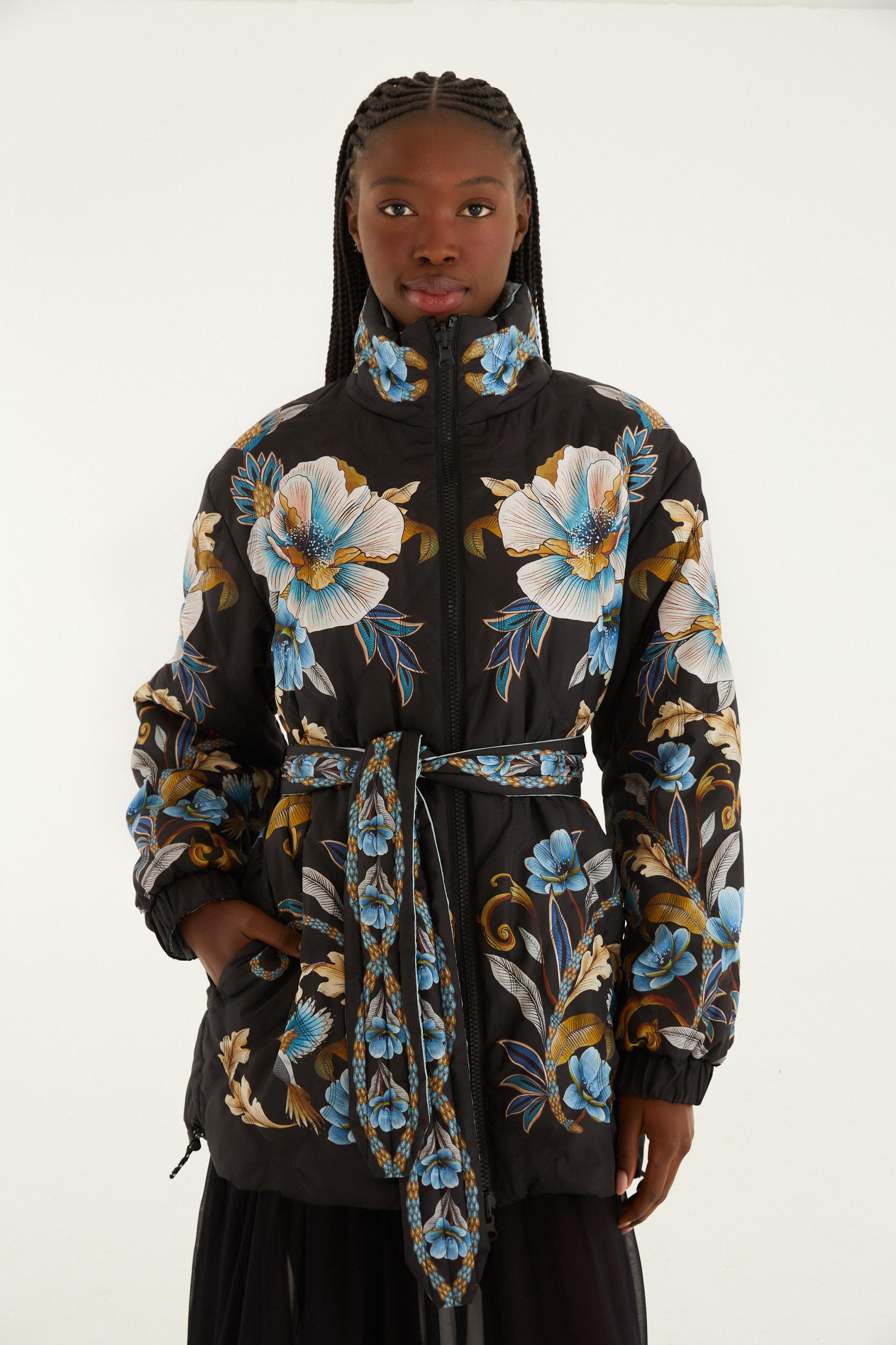 Jaqueta Puffer Estampada Jardim Real Preto