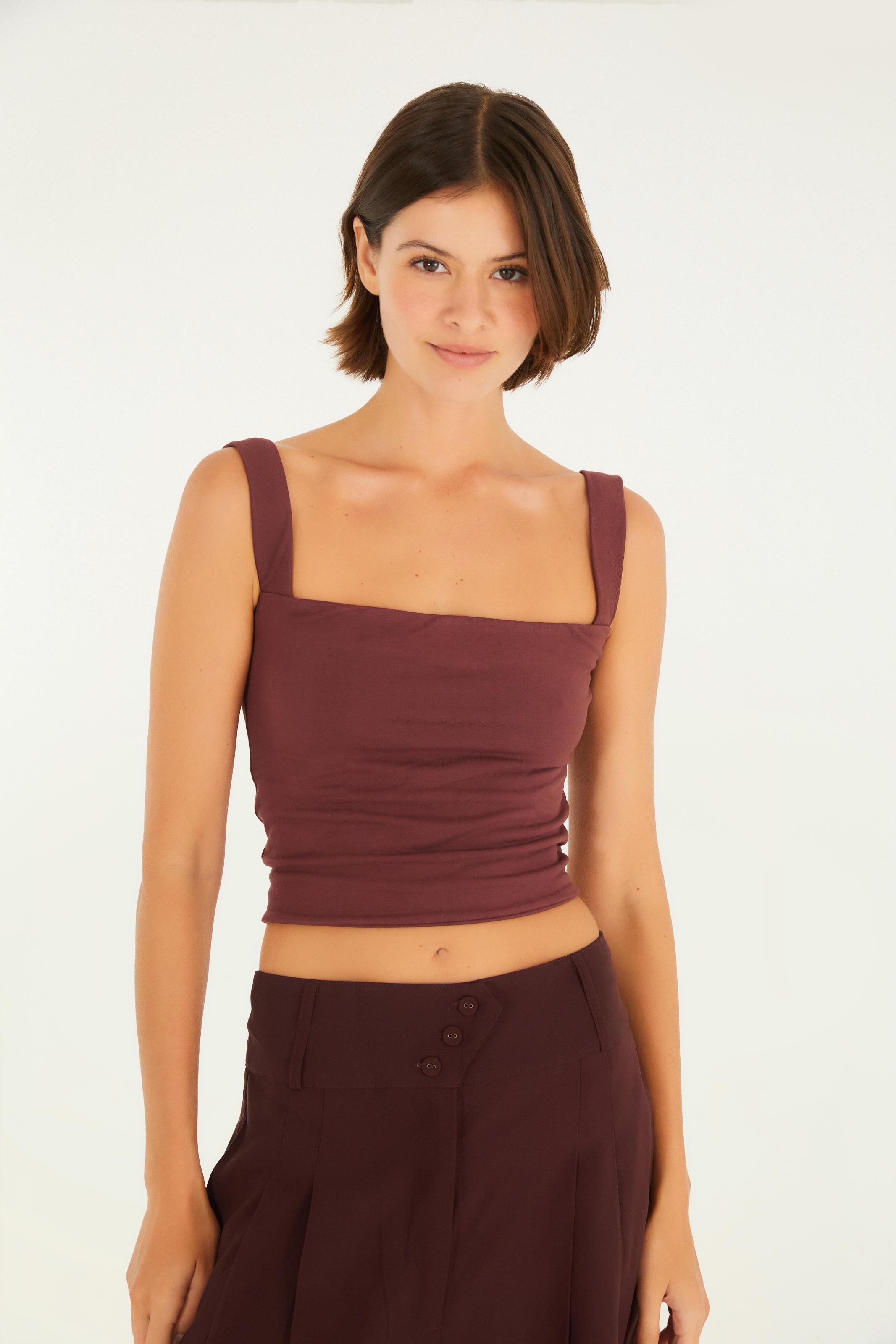 Blusa Decote Reto
