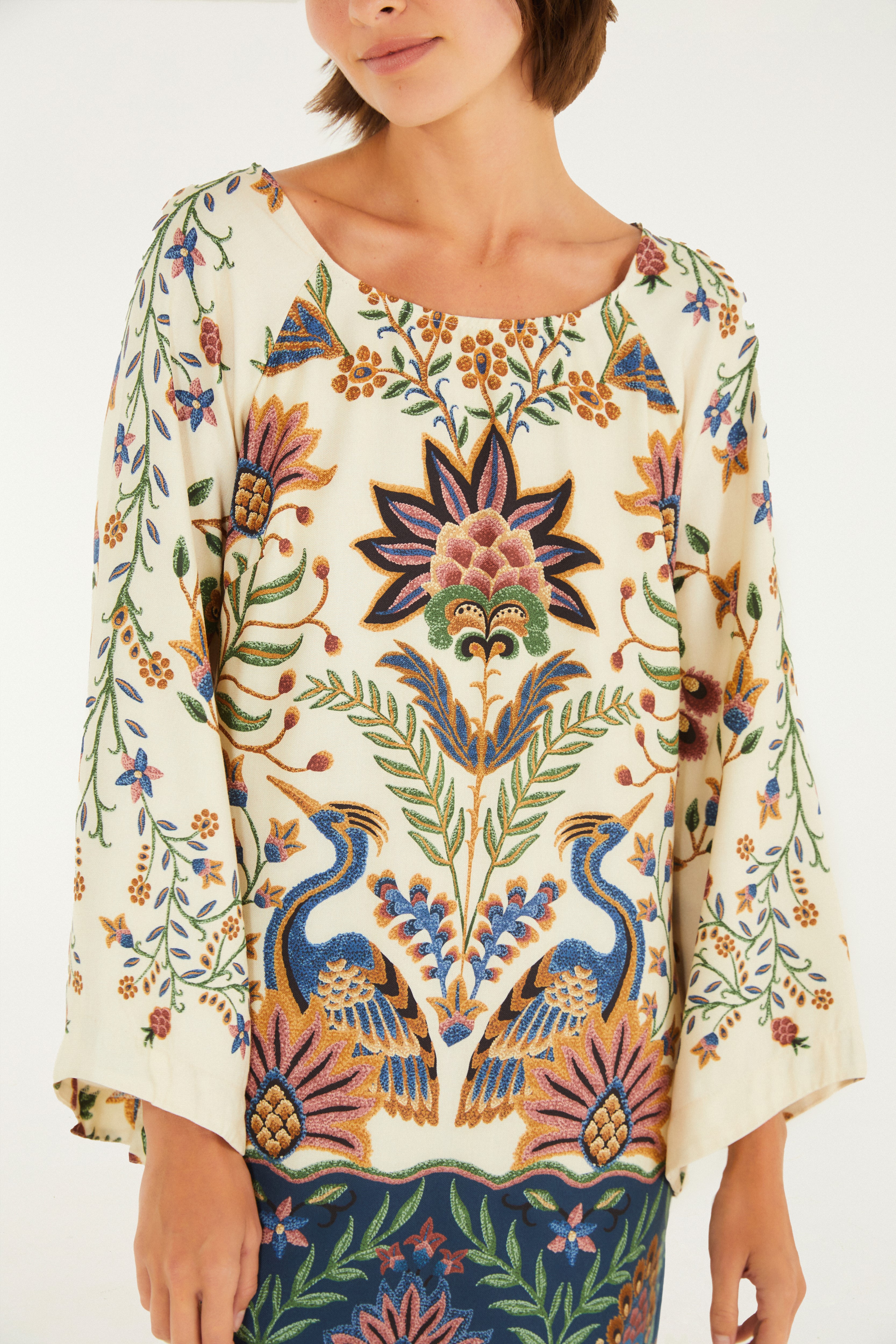 Vestido Curto Estampado Jardim Maravilhoso