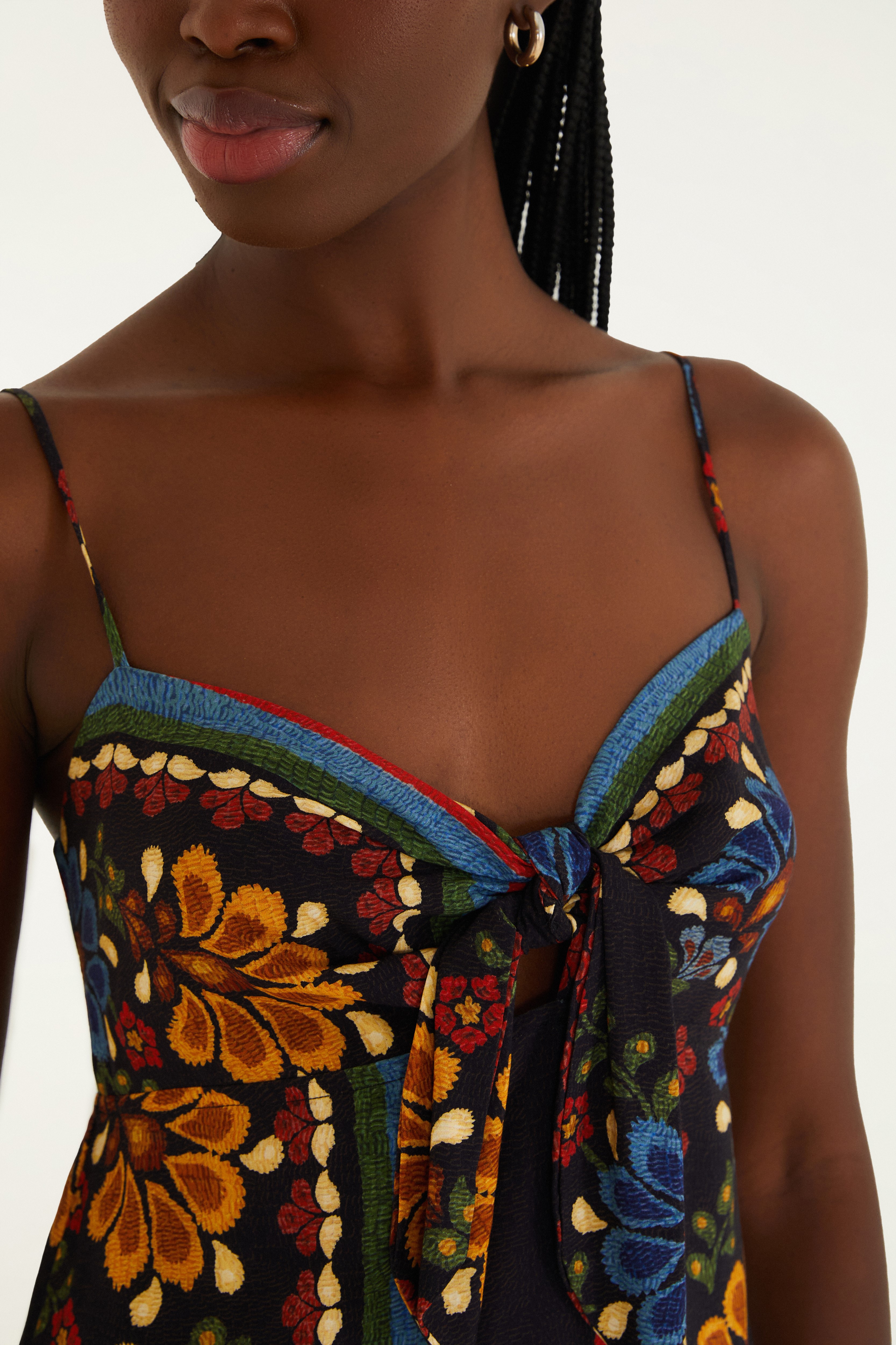 Vestido Curto Lenço Estampado  Latina