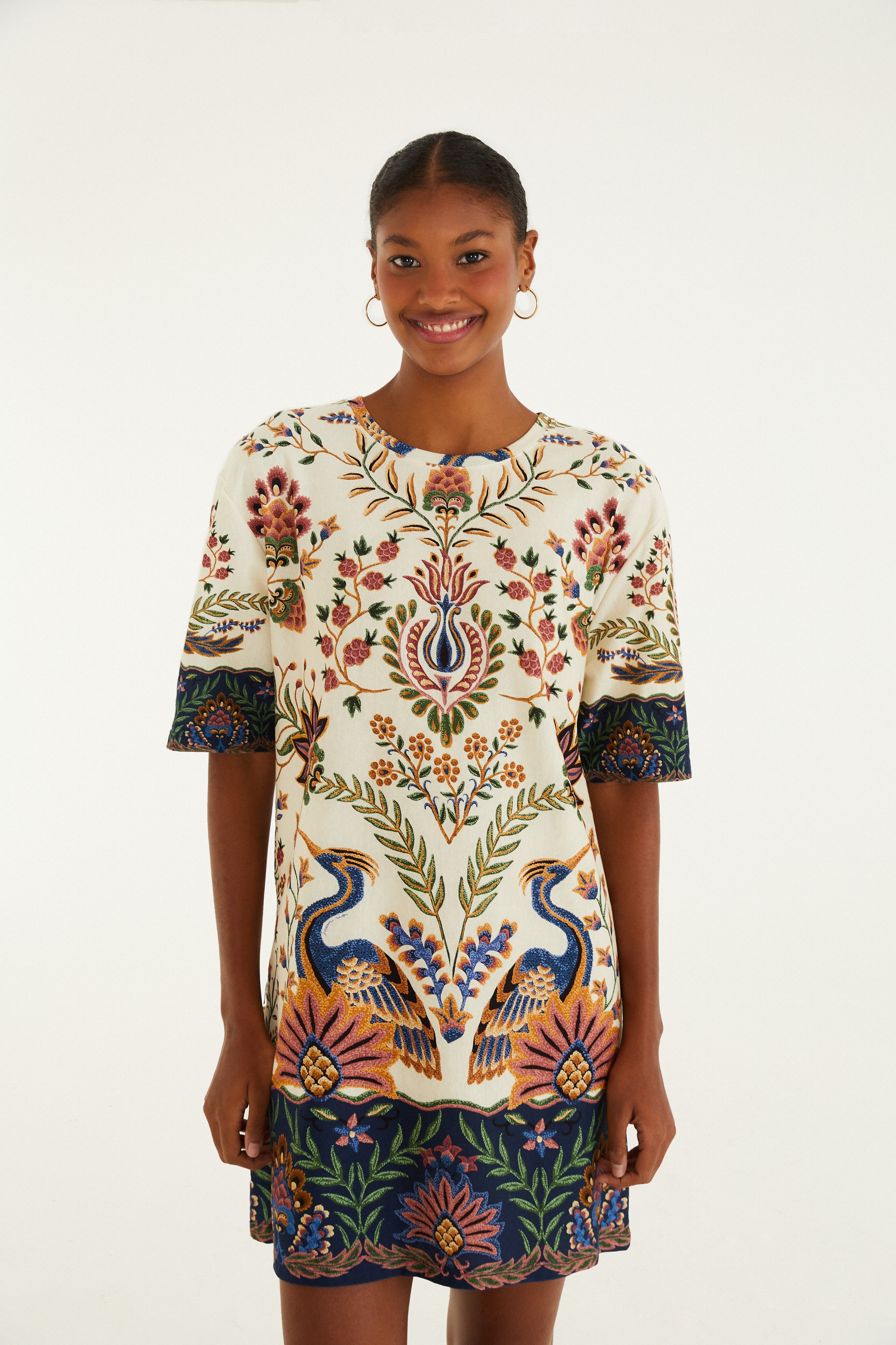 Vestido T-Shirt Basico Estampado Jardim Maravilhoso