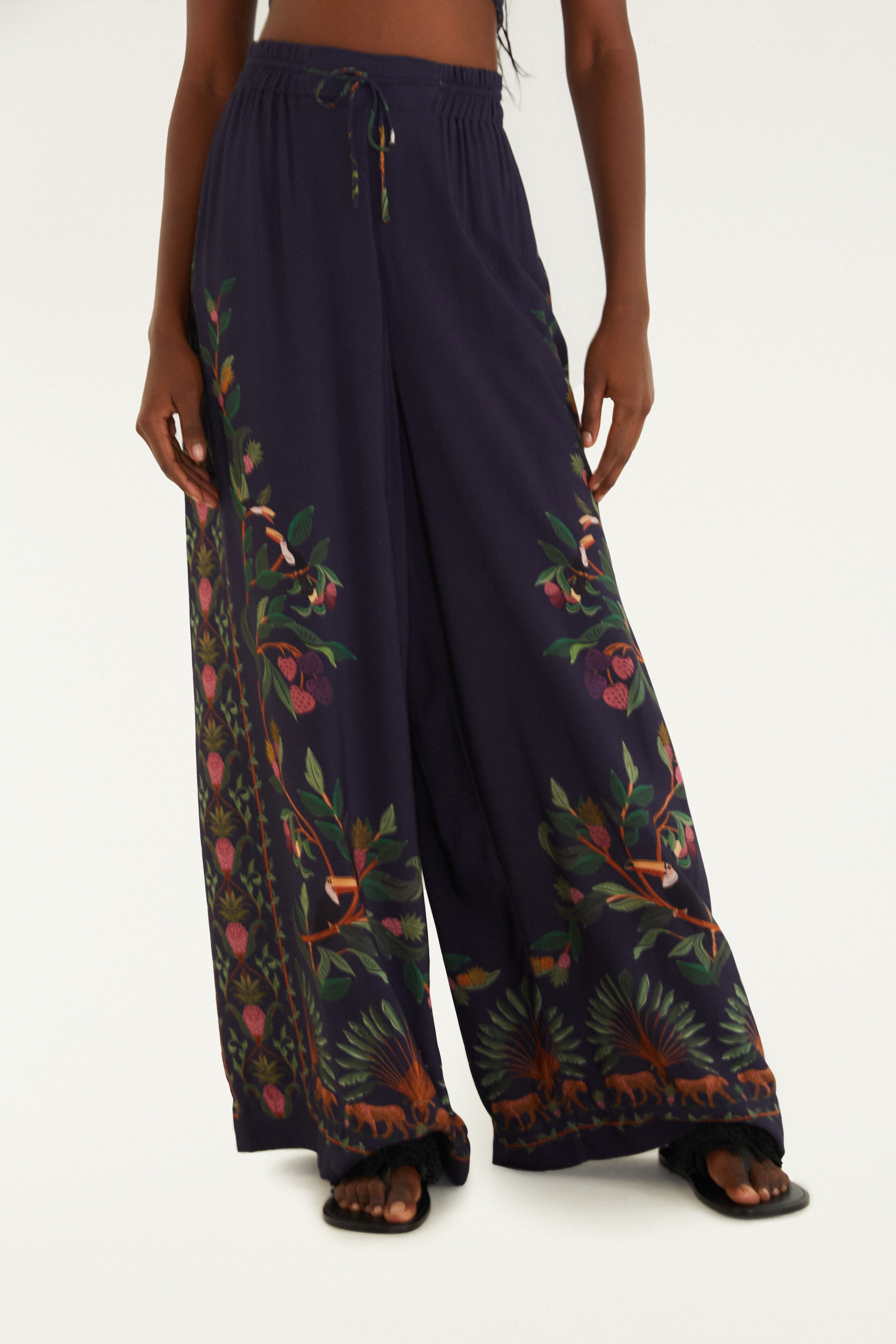 Calça Pantalona Estampada Floresta Doce
