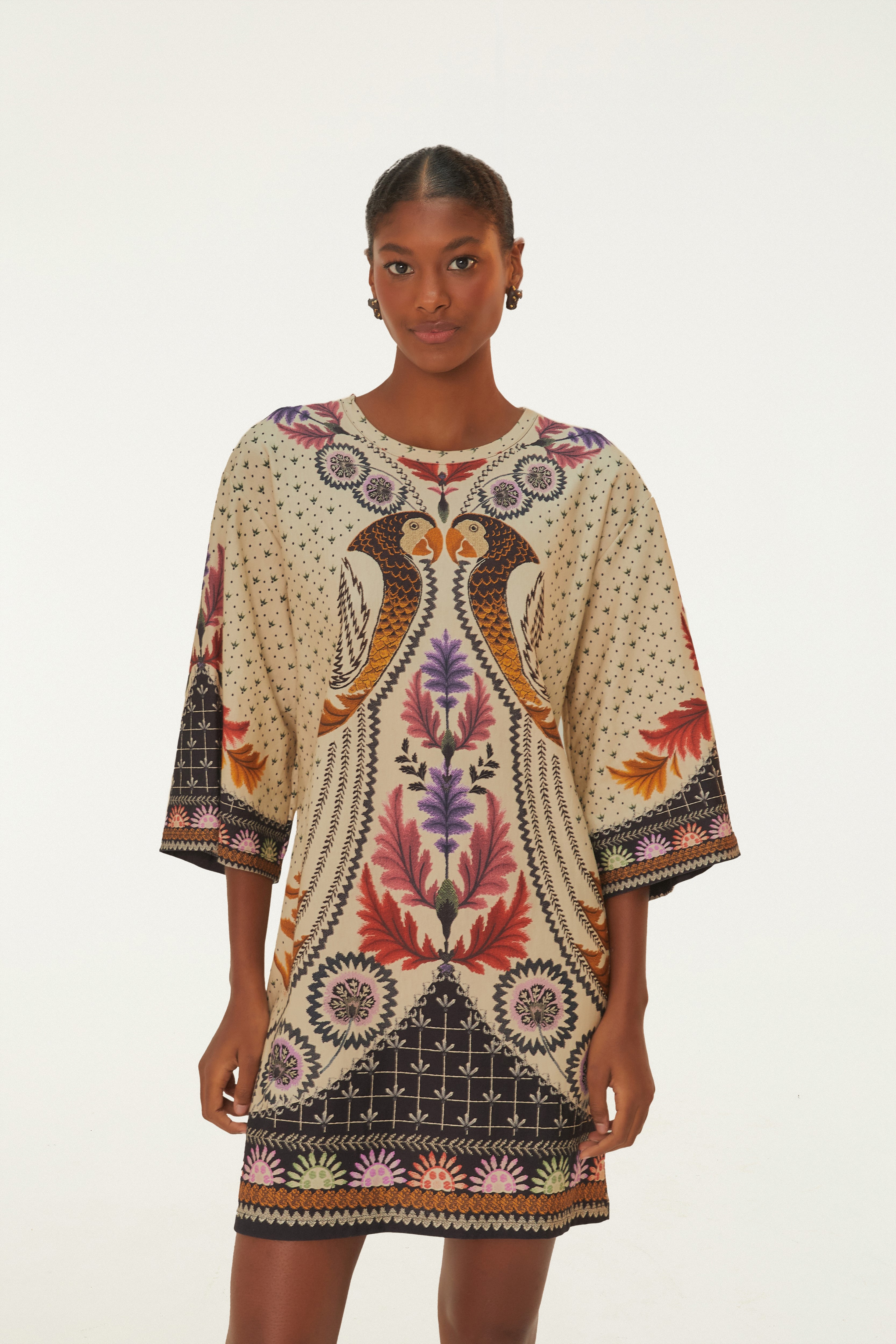 Vestido T-Shirt Estampado Tapete De Arara