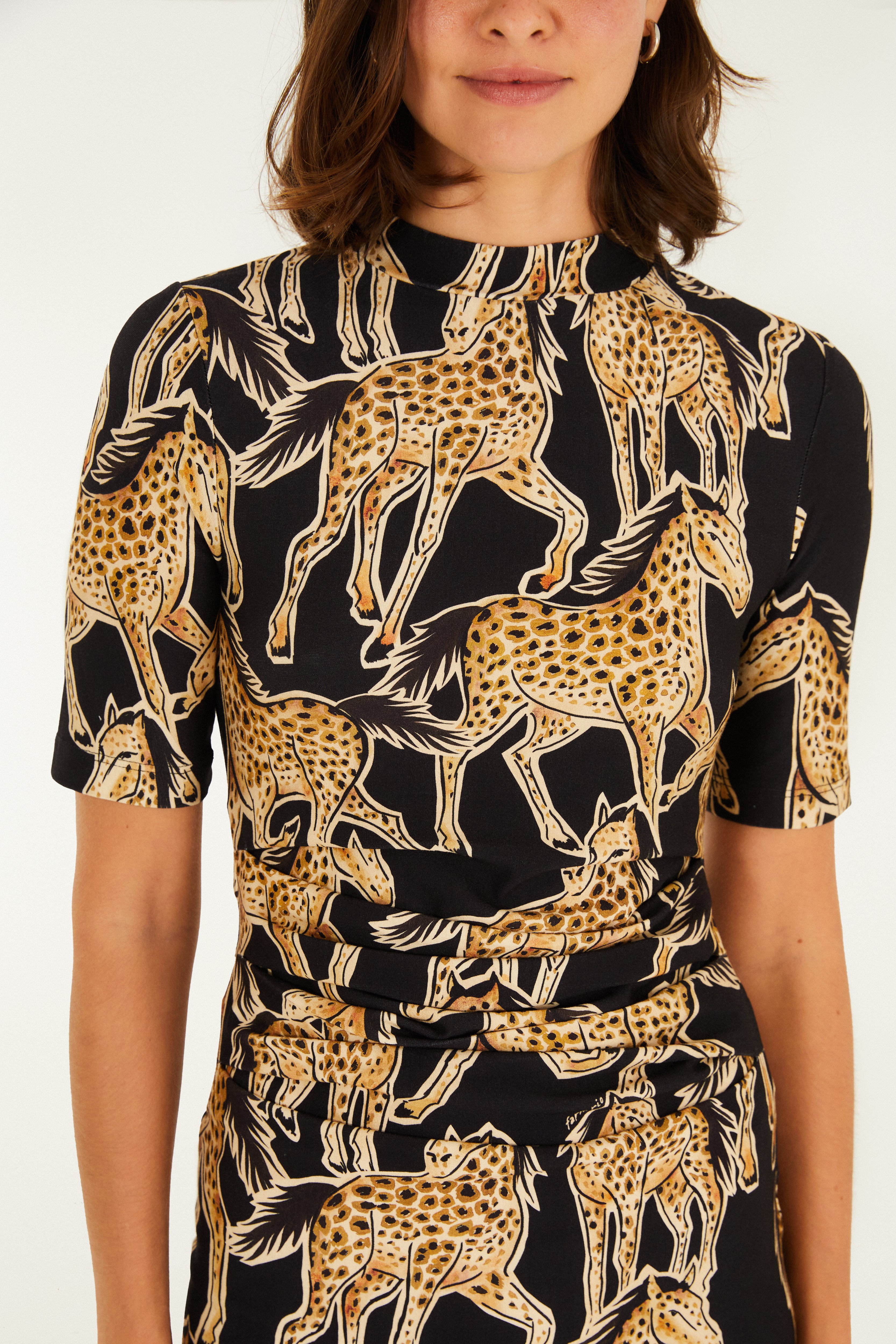 Vestido Curto Estampado Cavalo Onça