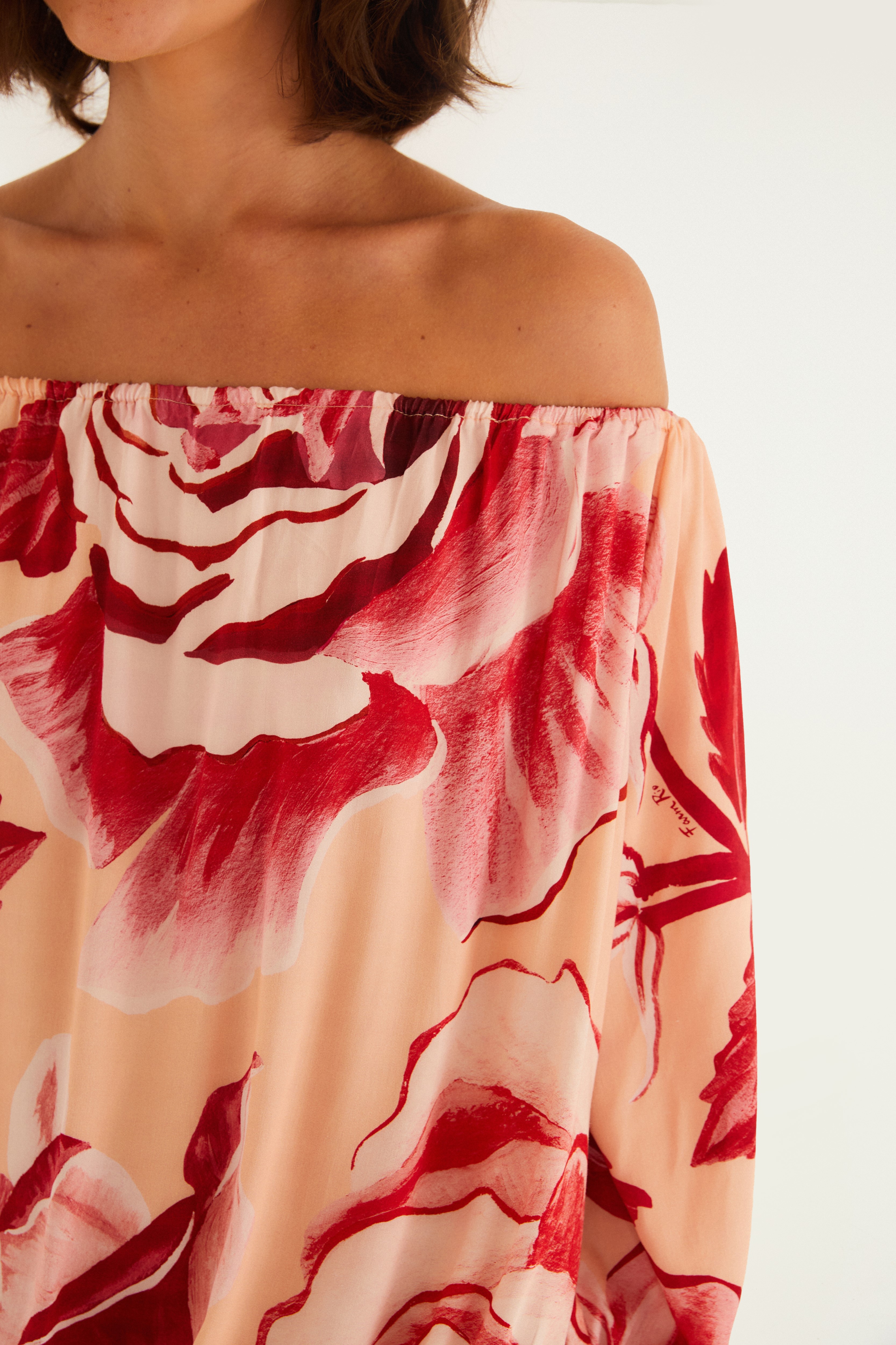 Macaquinho Estampado Rosas Pintadas