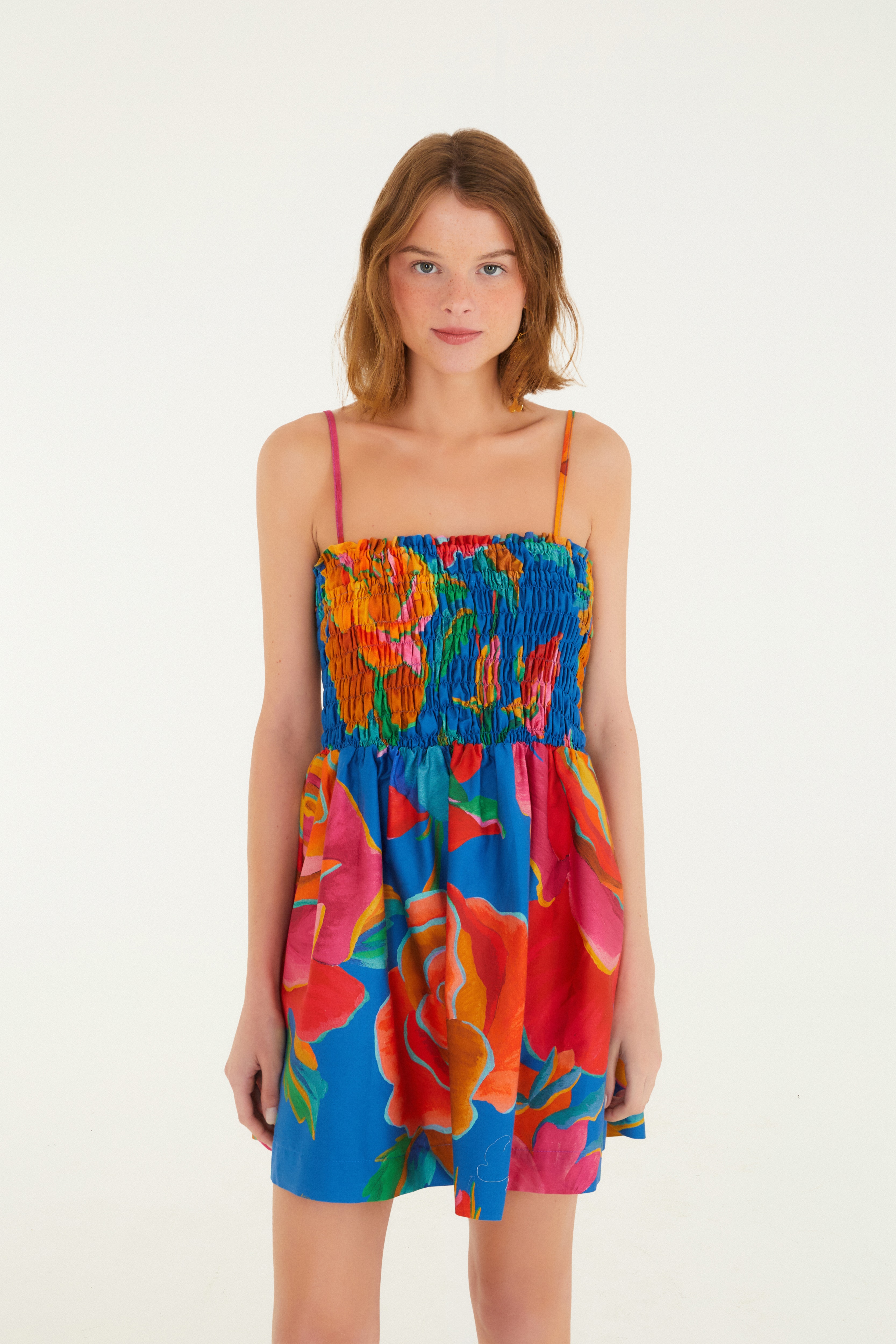 Vestido Curto Estampado Rosas Pintadas