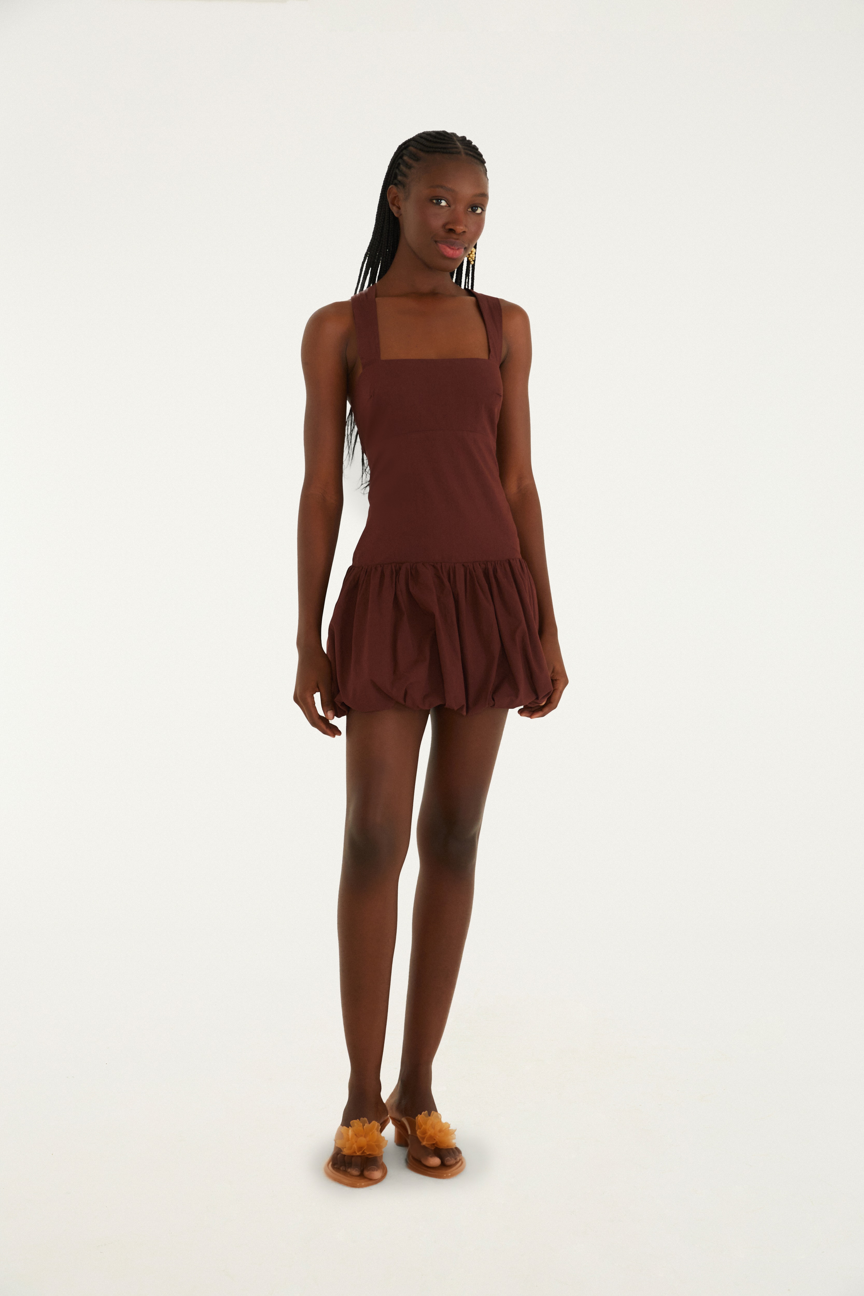 Vestido Curto Frente Única Balonê Alças