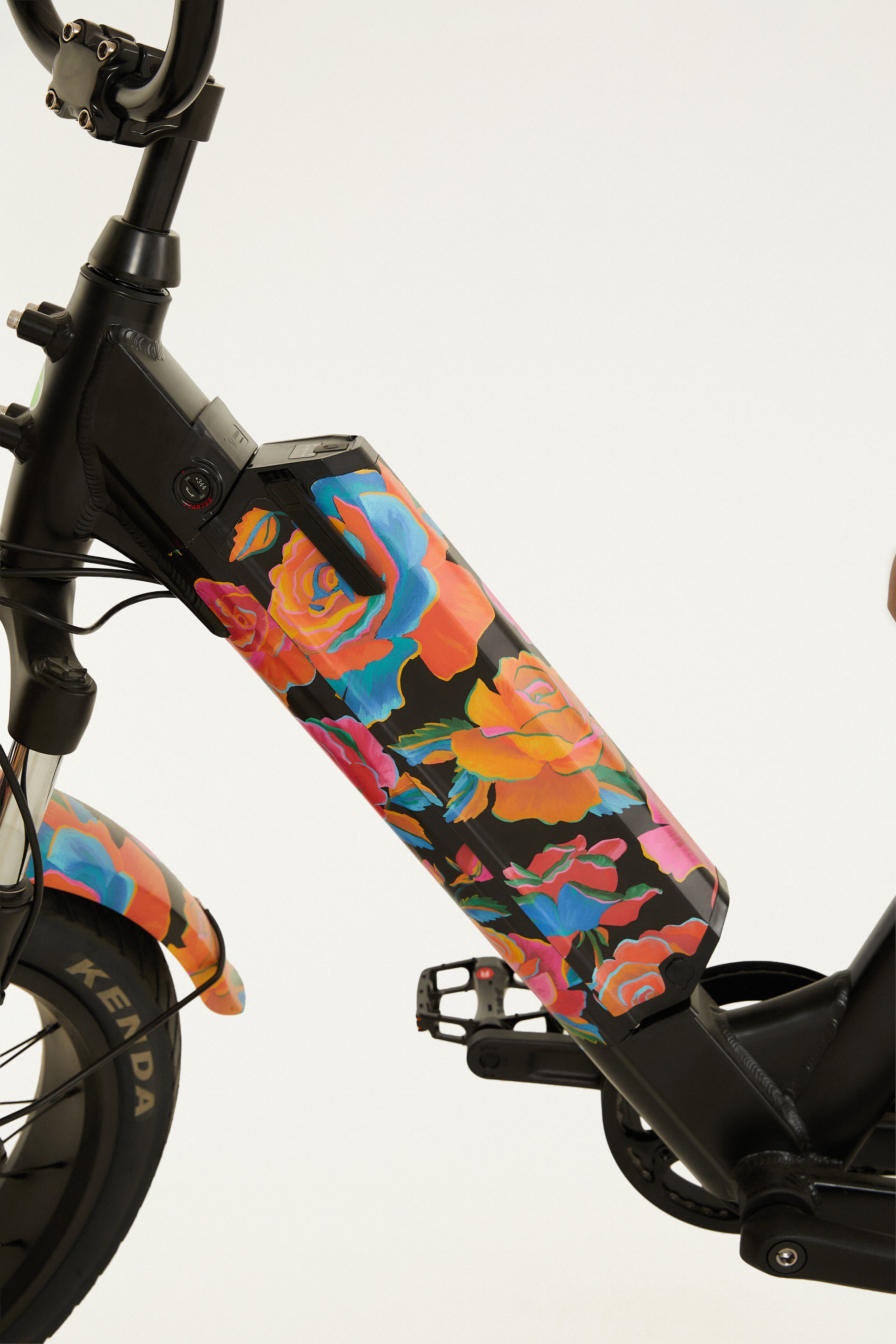 Bike Lev Cruiser Mini Rosas Pintadas Bateria Lítio