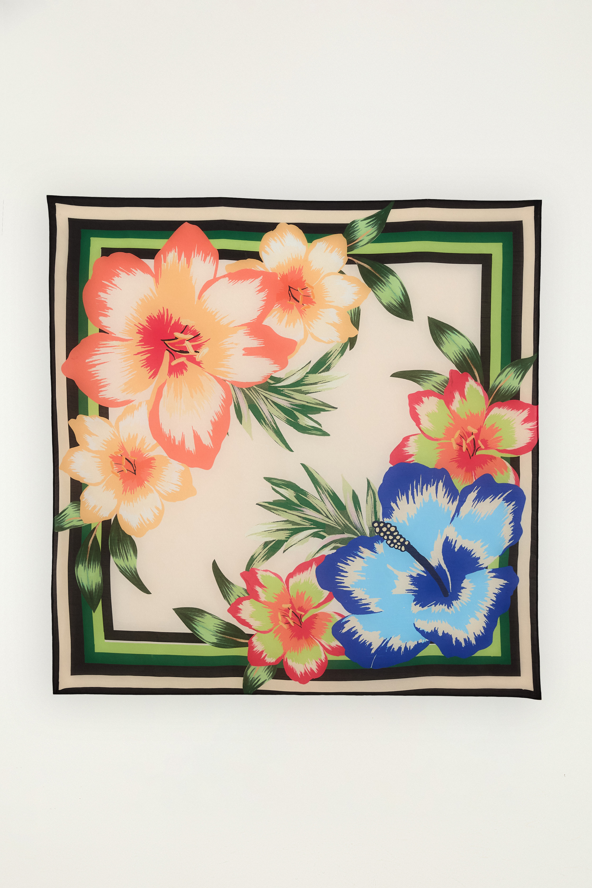 Lenço Floral Tropical